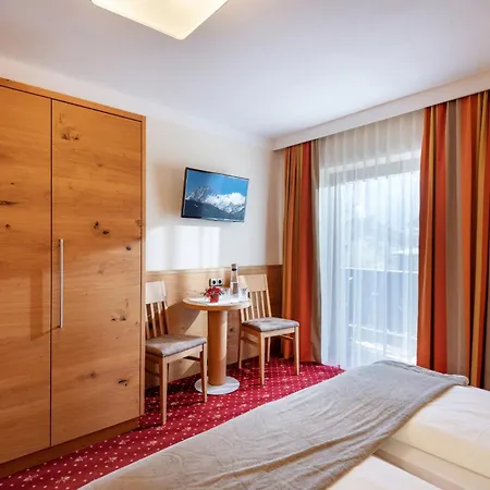 Hotel Garni Birkenhof Mayrhofen Exterior photo